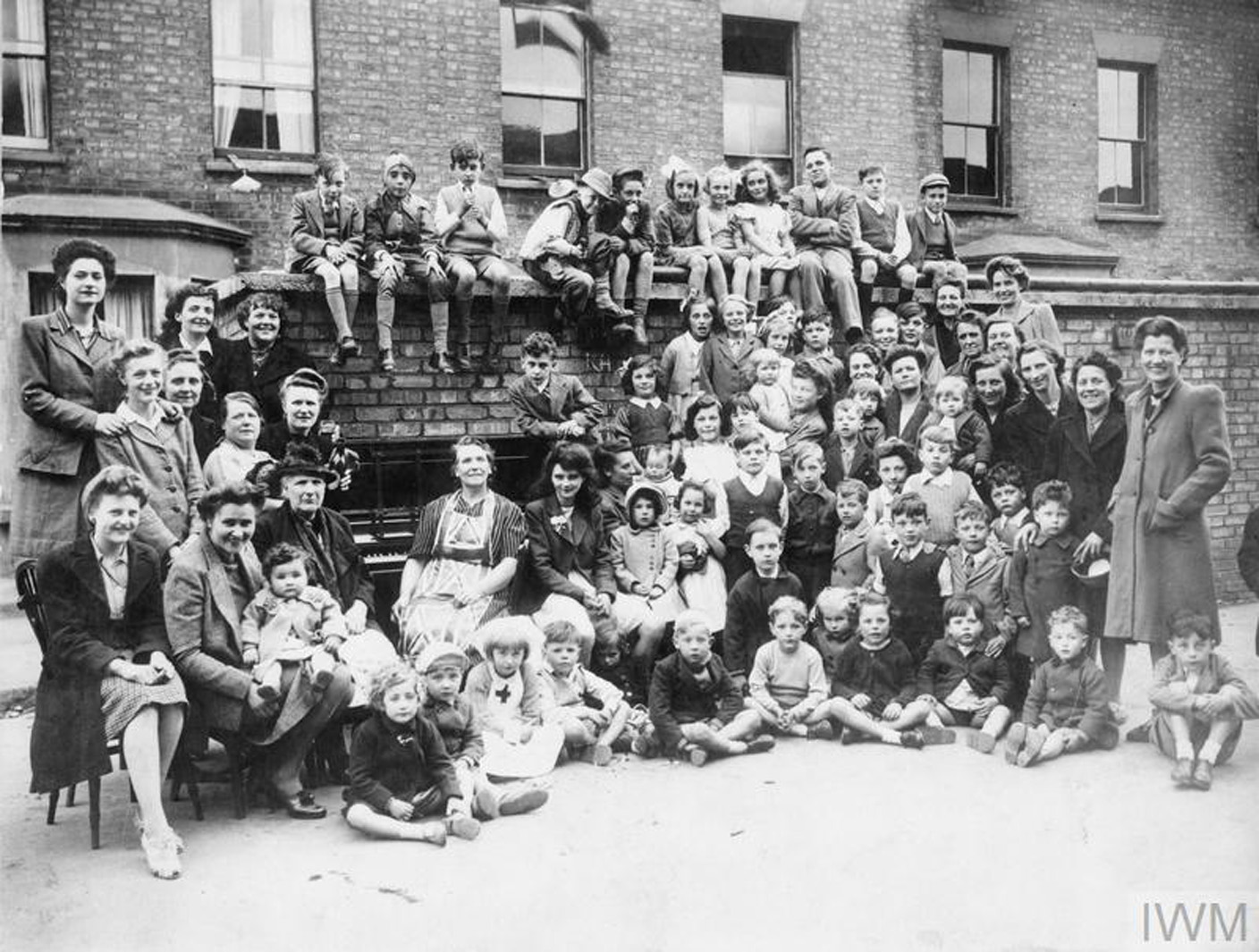 VE DAY CELEBRATIONS IN LONDON, MAY 1945.