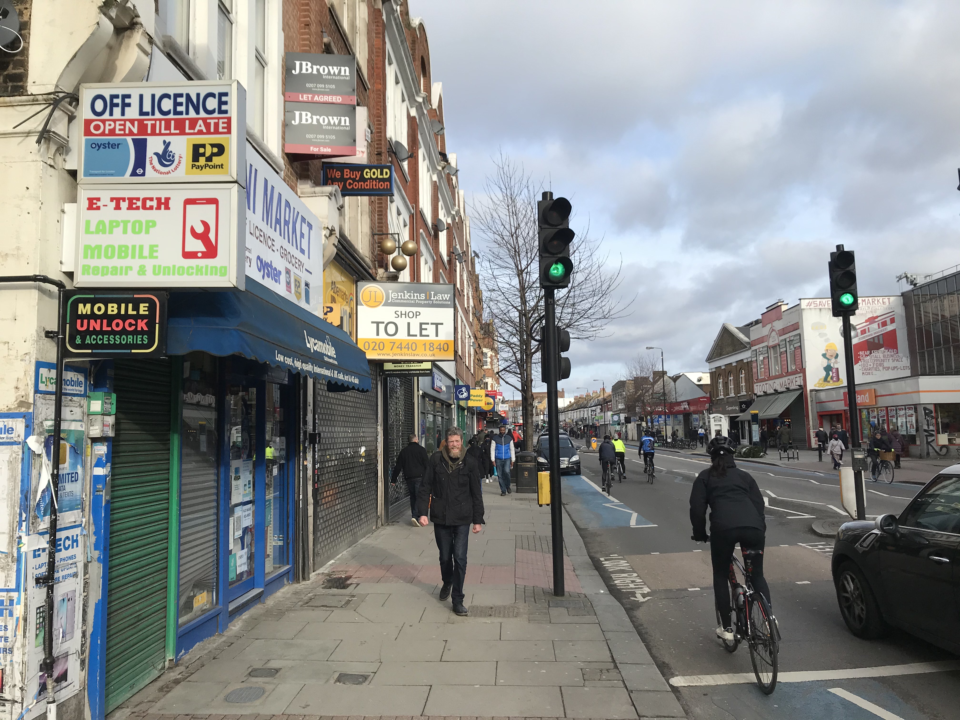 TootingHighStreet(towards Edgars)