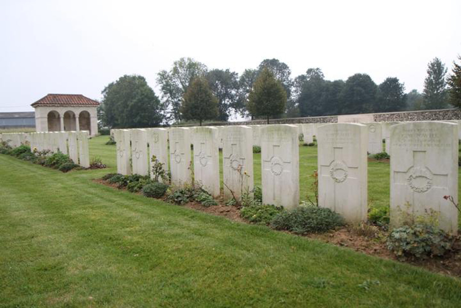 flesquieres-hill-british-cemetery-10409_2-1