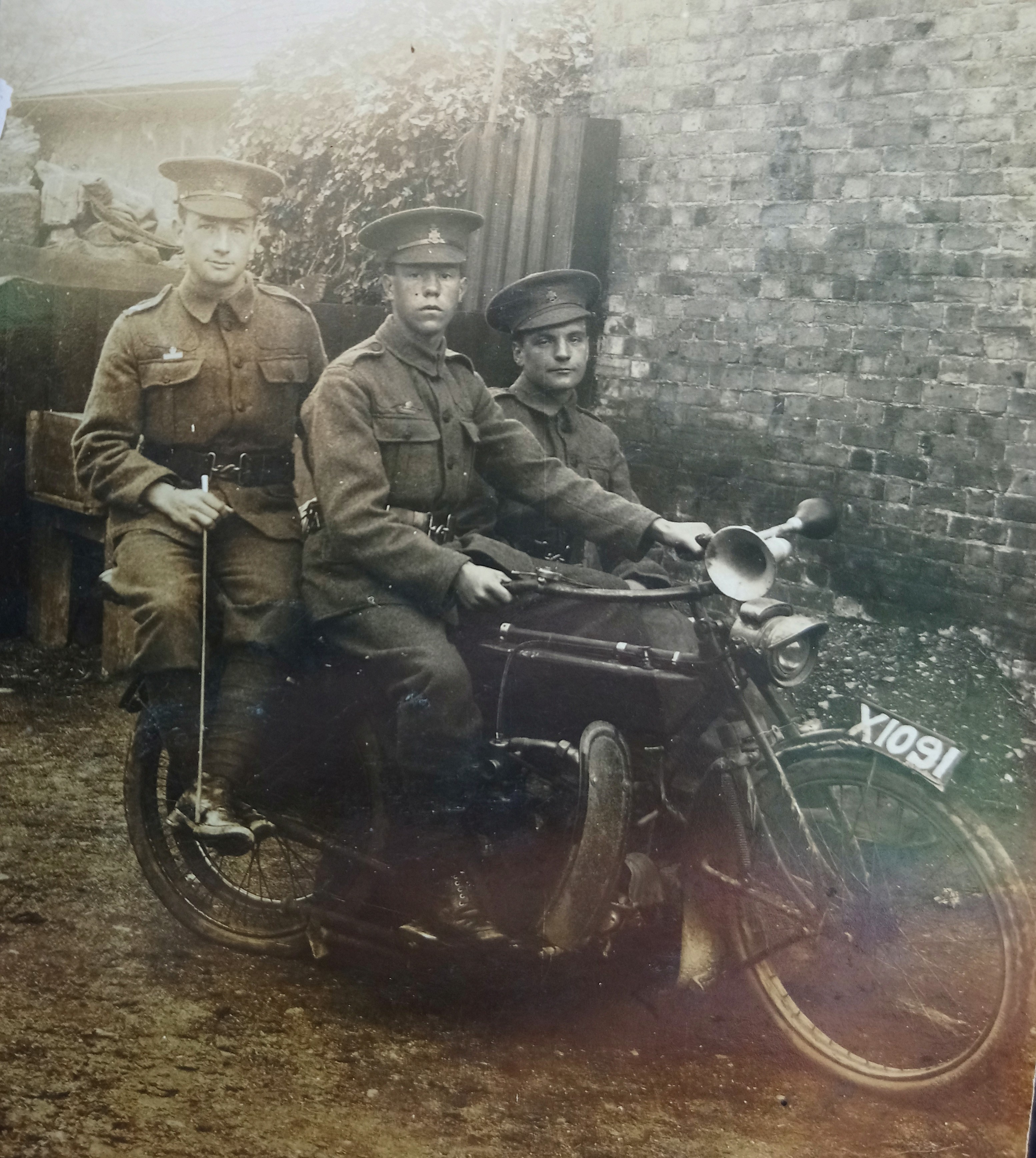 Ernie matcham(centre)