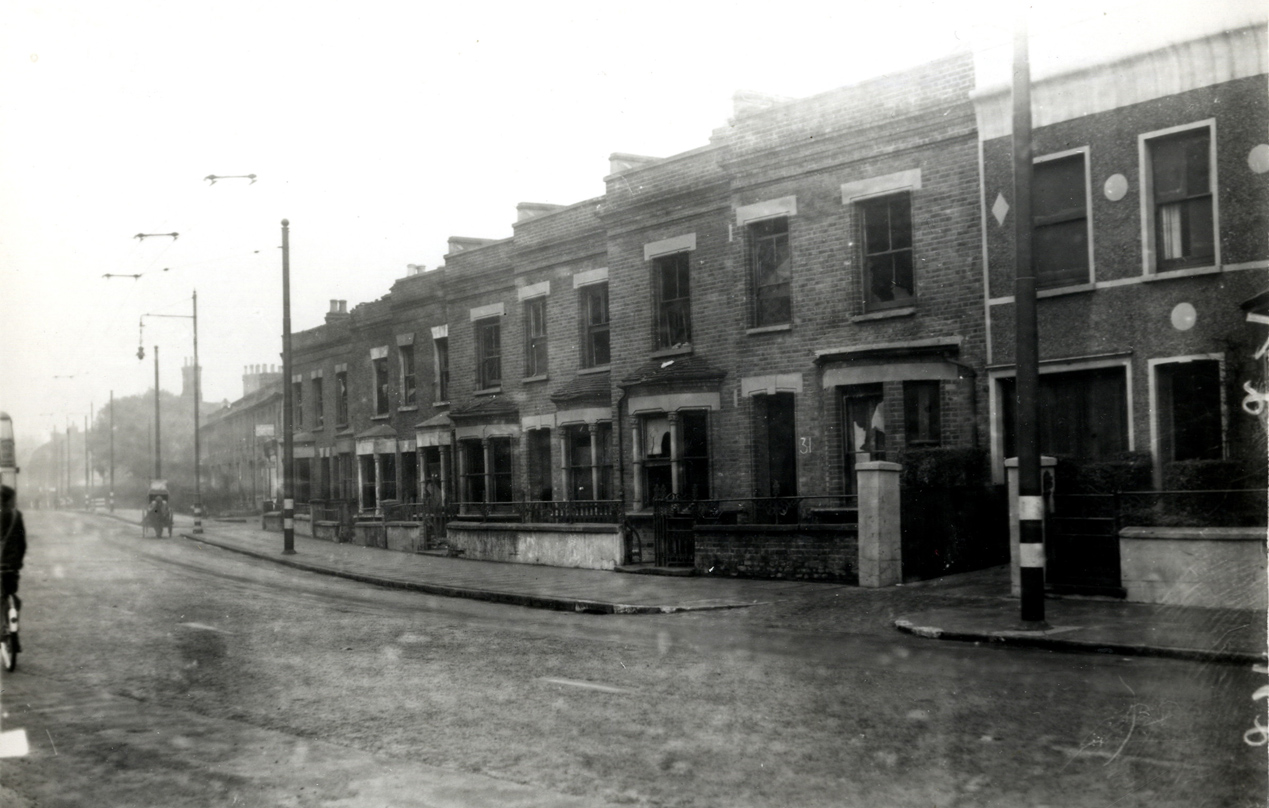 bomb-damage-in-wimbledon-road